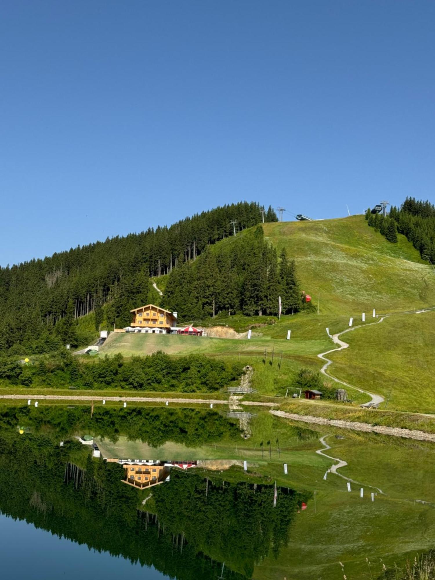 Glockneralm - Exklusiv Erreichbar Mit Skilift Zell am See Luaran gambar